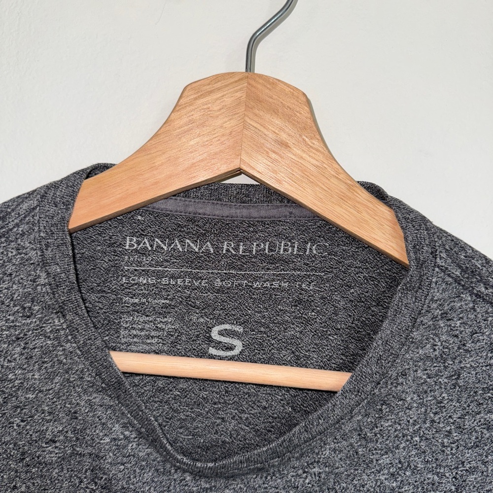 Banana Republic Charcoal Long Sleeve Tee - Picture 3 of 3